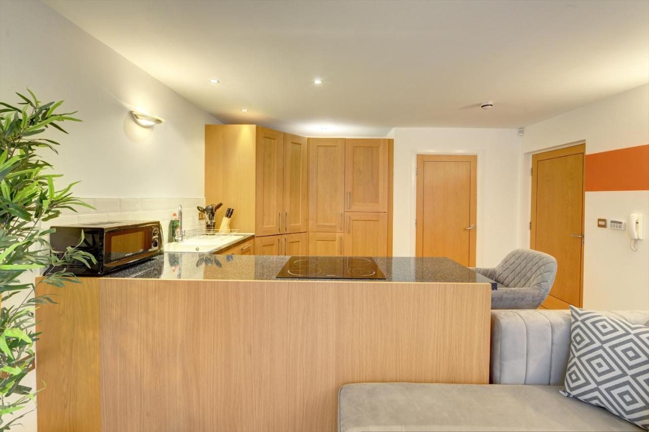City Centre, 2 Bedroom, Secured Parking, 3 King Bed, Wifi Sleep 6 Guest Comfortable On Three King Size Beds, Jewellery Quarter , Birmingham City Centre , Allocated Secured Parking מראה חיצוני תמונה